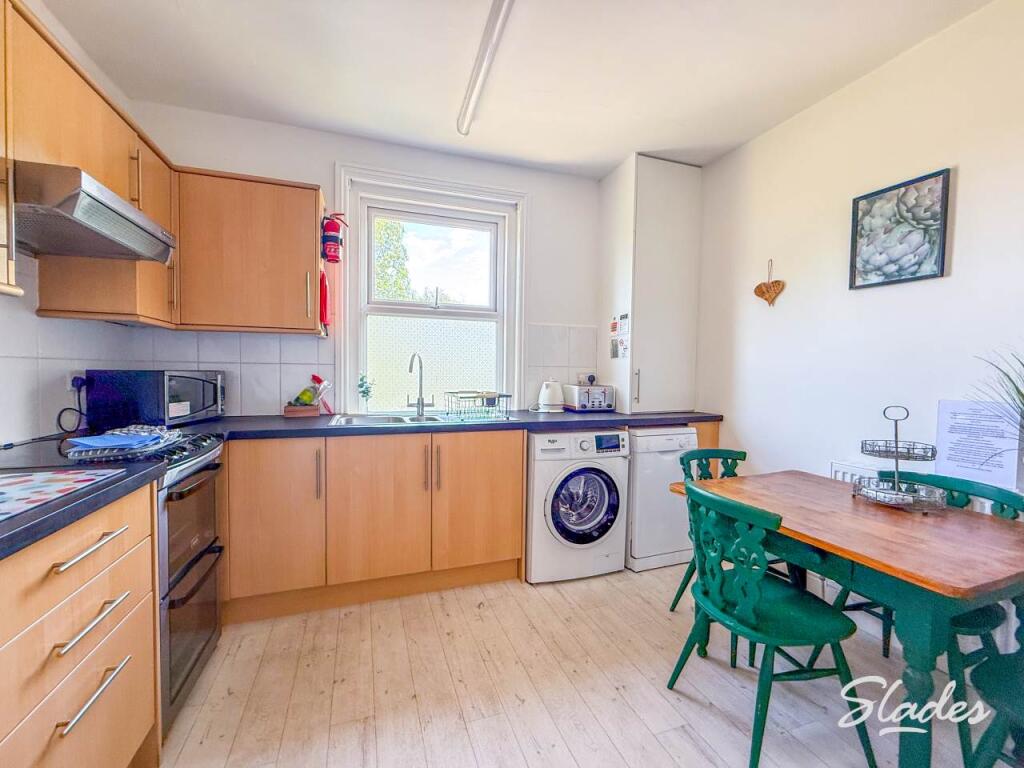 KITCHEN (2)