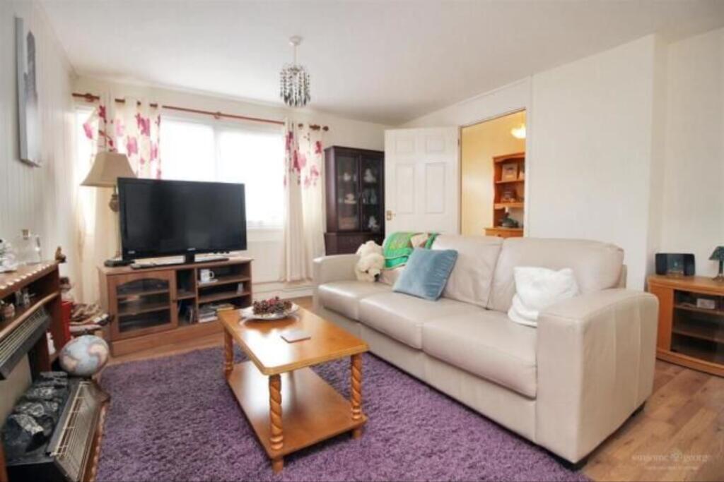 40 Helmsdale Close, Reading RG30 2PS