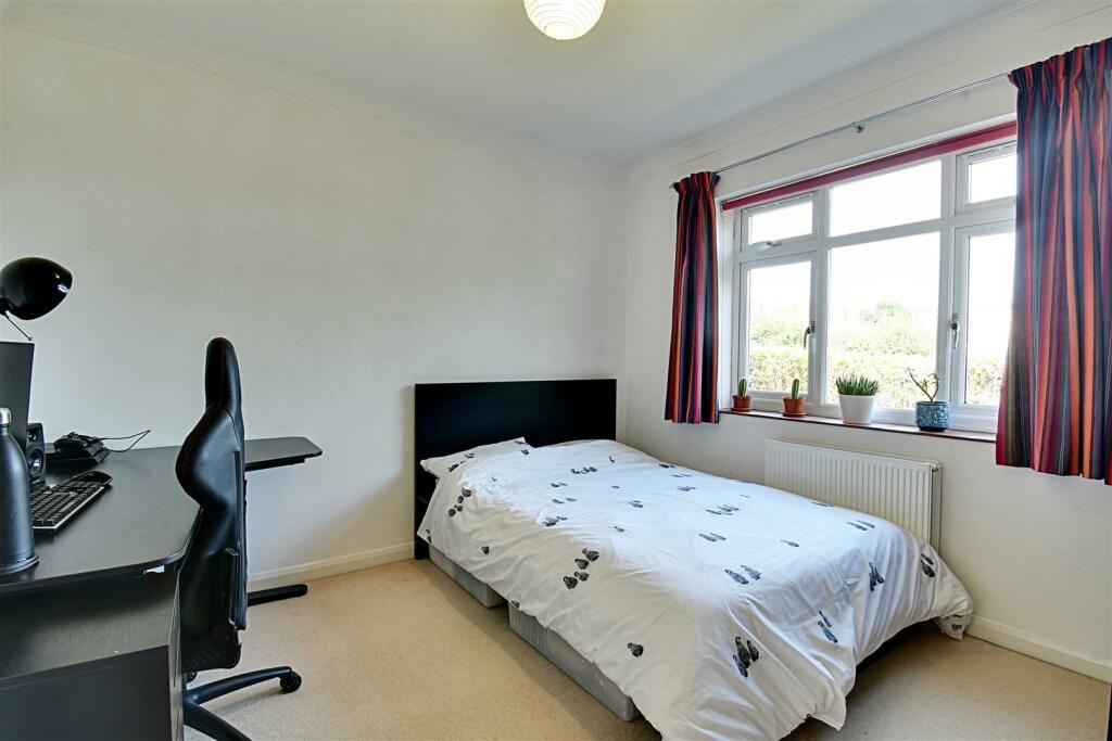 Bedroom 2_1.jpg
