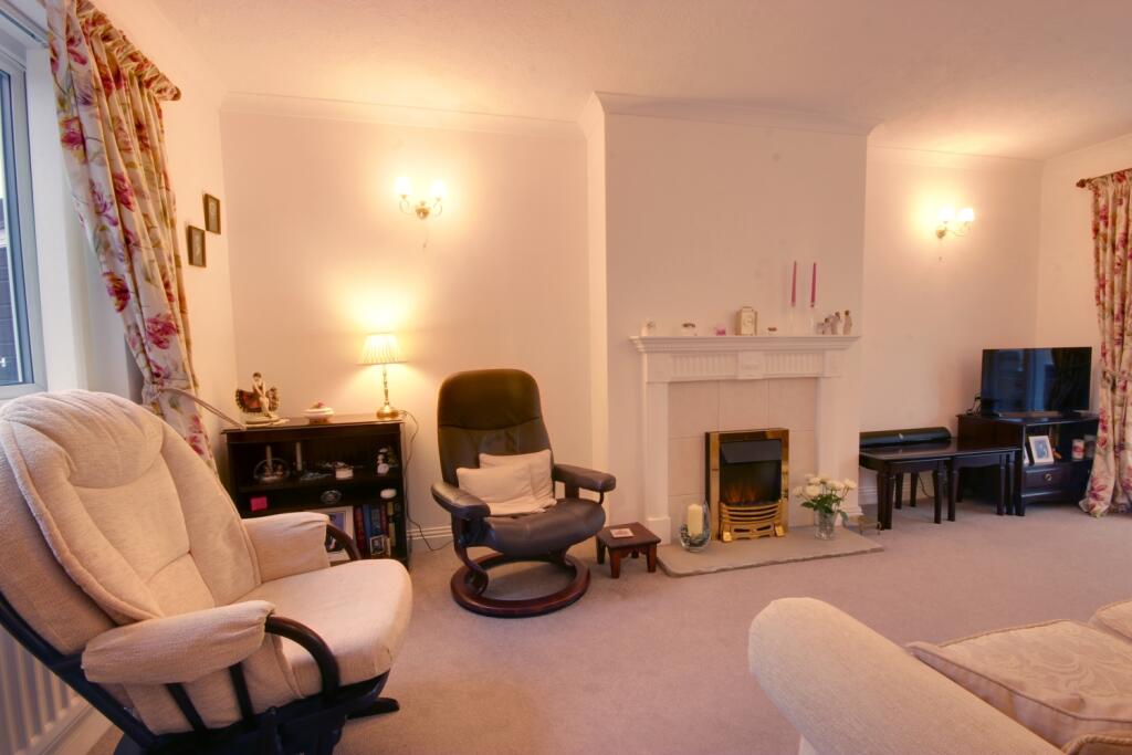 1 Lounge B