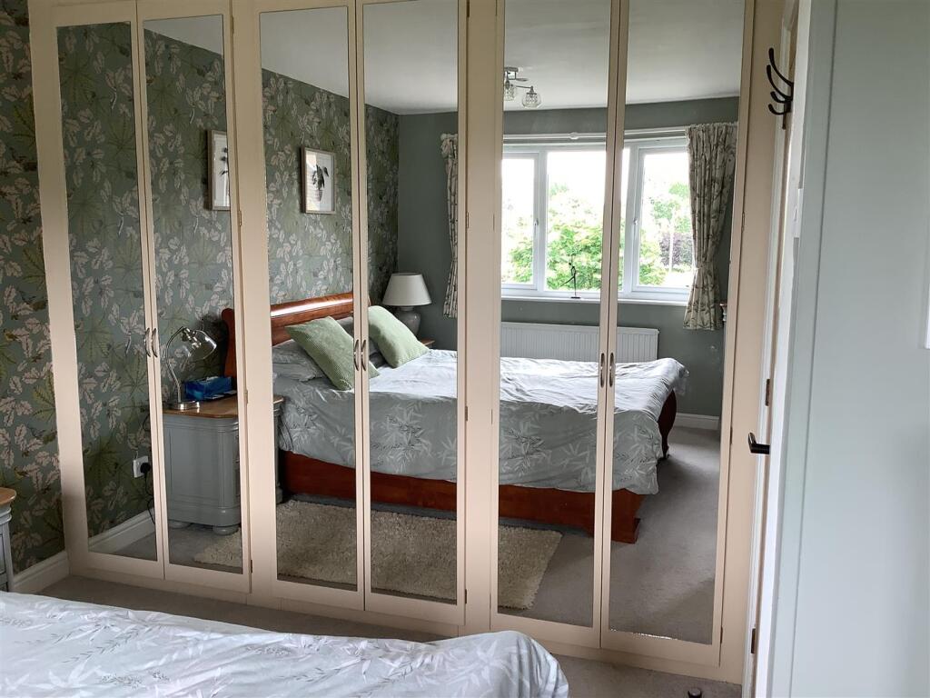Bedroom 1 (Master)