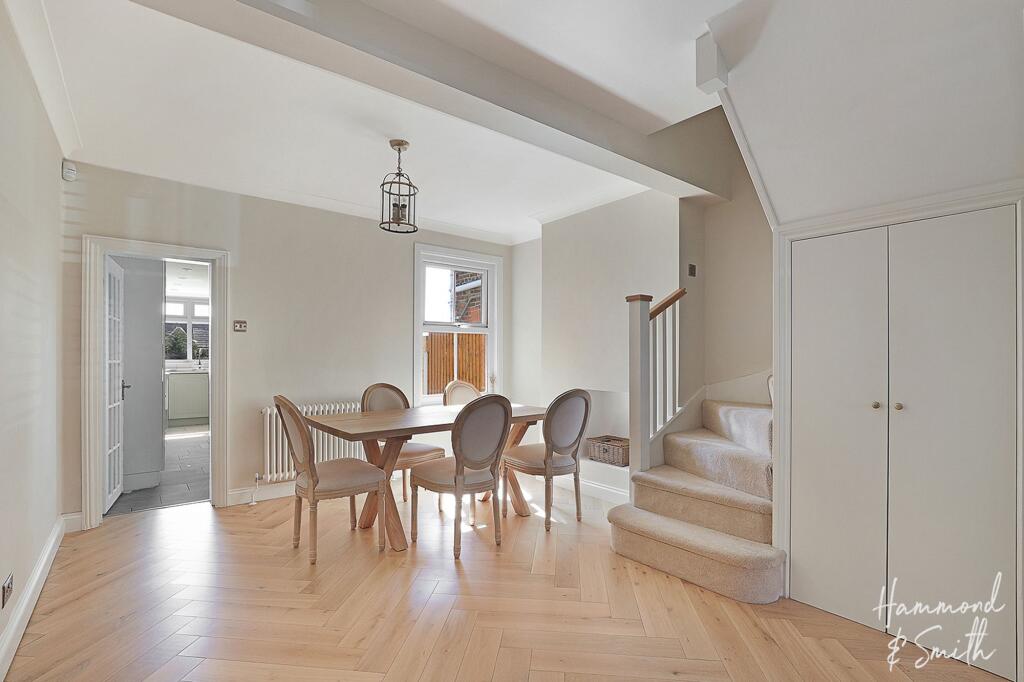 Lounge/ Dining Room