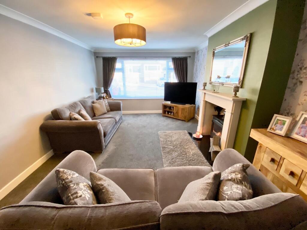 SPACIOUS LOUNGE