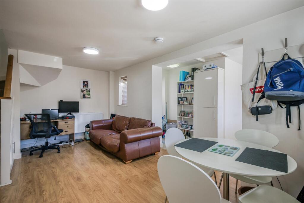living area 2.jpg