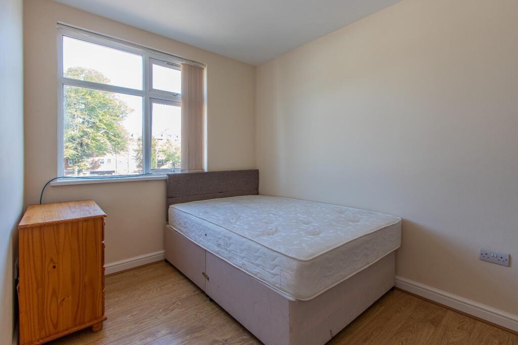 Newport Road 177b, 3-5.jpg