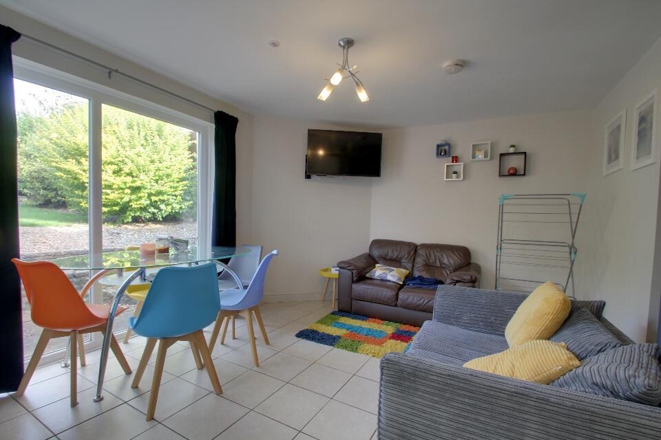 Lounge (shared)