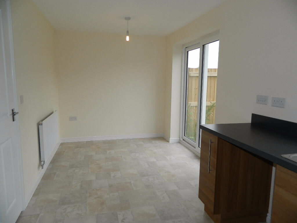 Kitchen/Dining Room 2