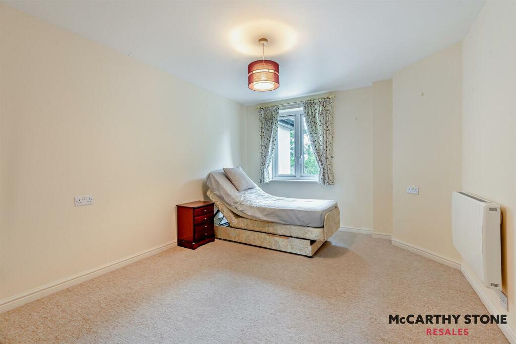 8608949-interior01-800.JPG
