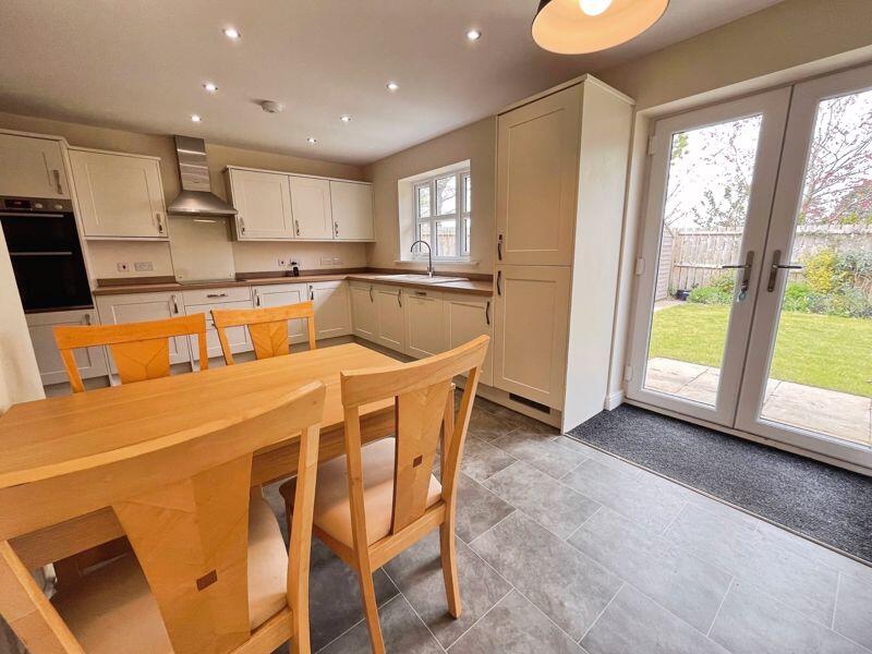 Dining kitchen