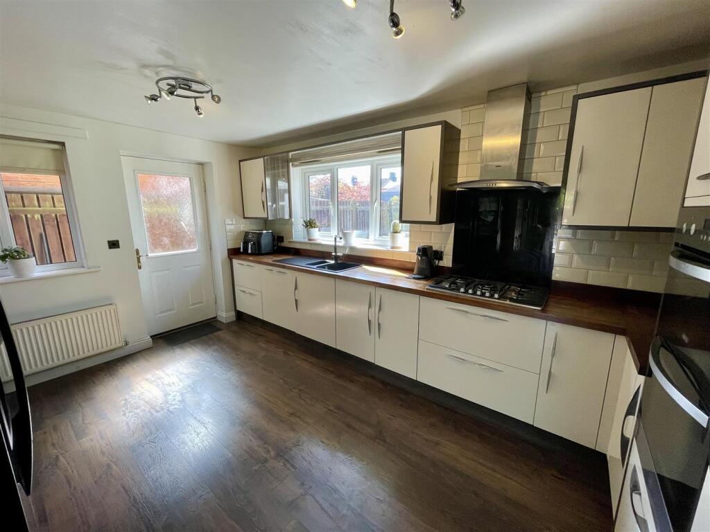 Kitchen/Breakfast Room