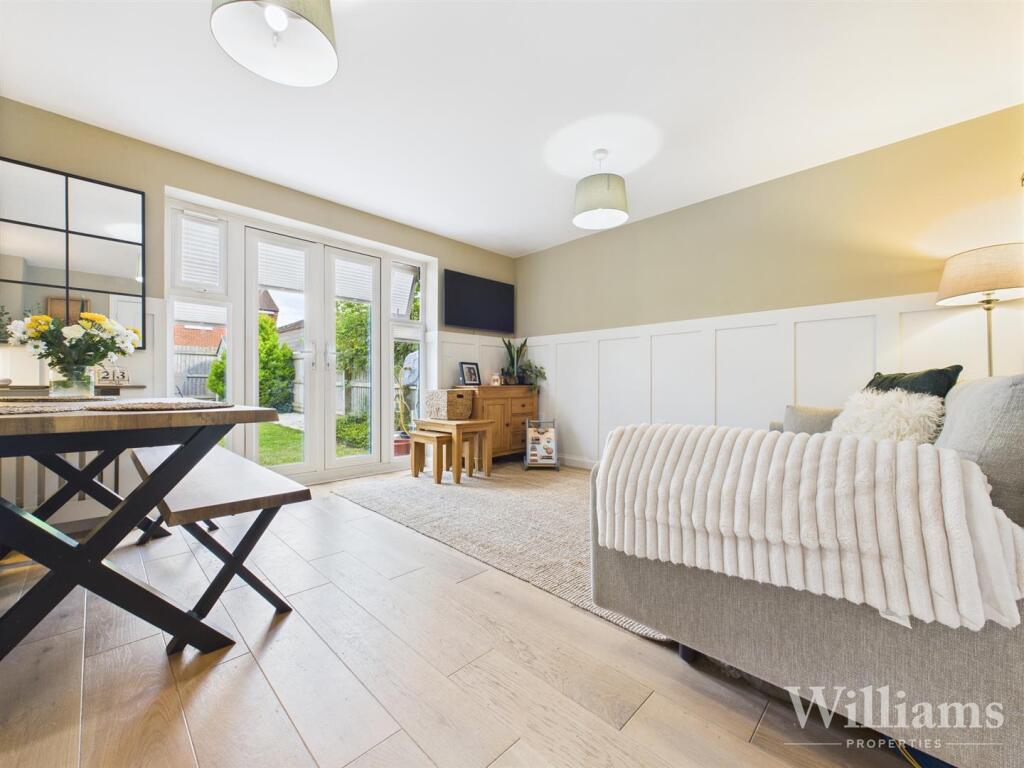 CAM02861G0-PR0418-STILL006 - Copy.jpg