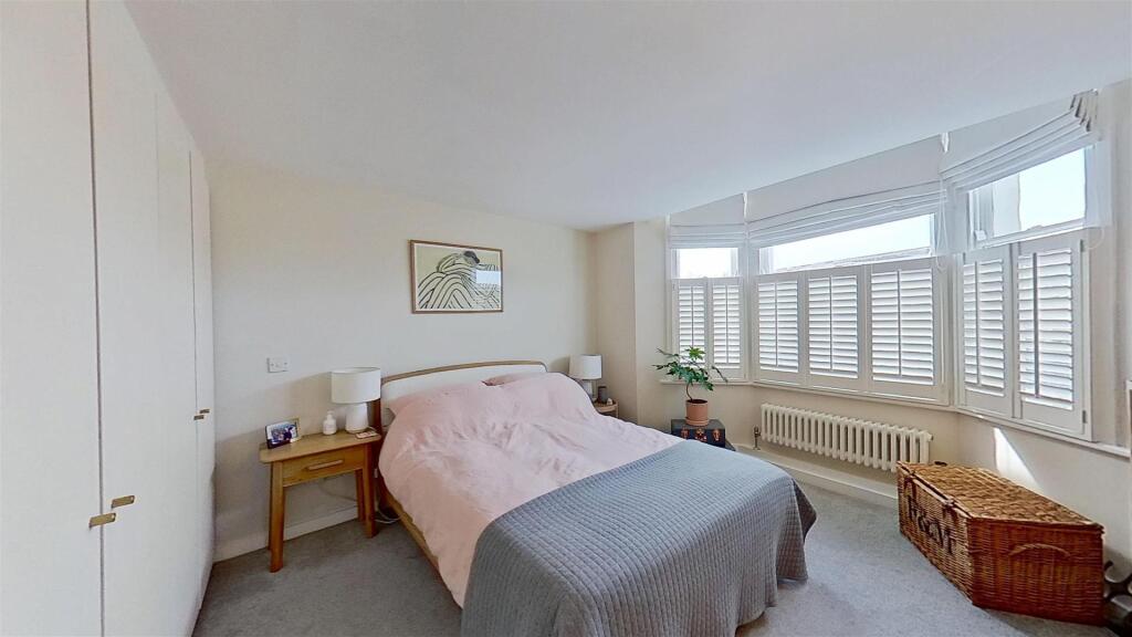 Earlsfield-Road-Earlsfield-SW18-04082025_183828.jp