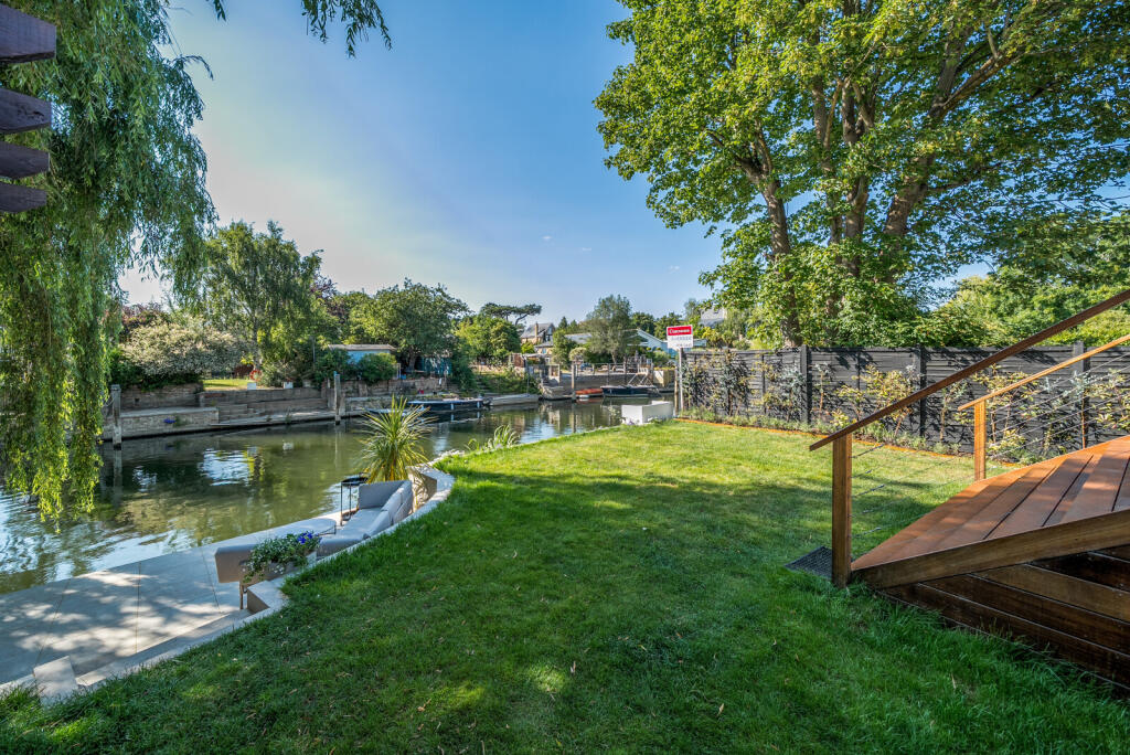 1301111-1-685327b...