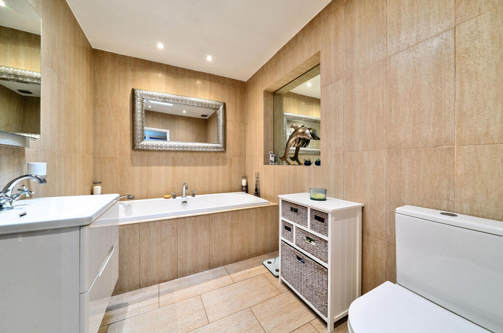 1311718-4-685546d...