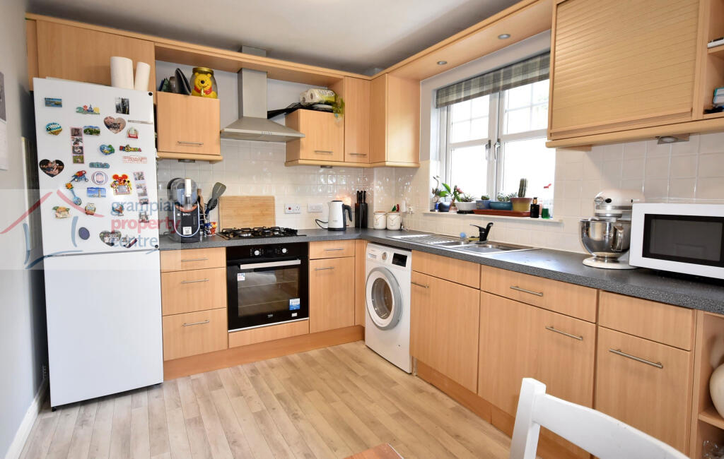 Kitchen 3 .JPG
