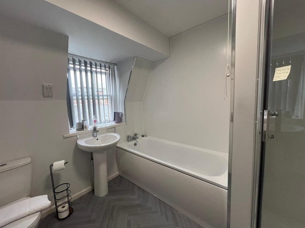 Main Bathroom