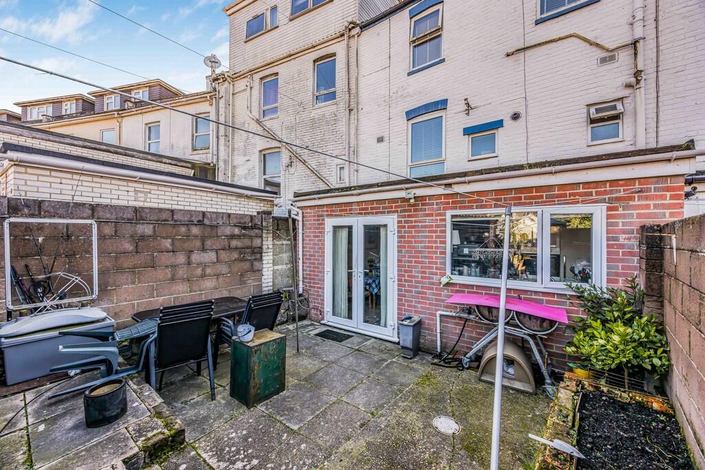 21 Norwich Avenue...
