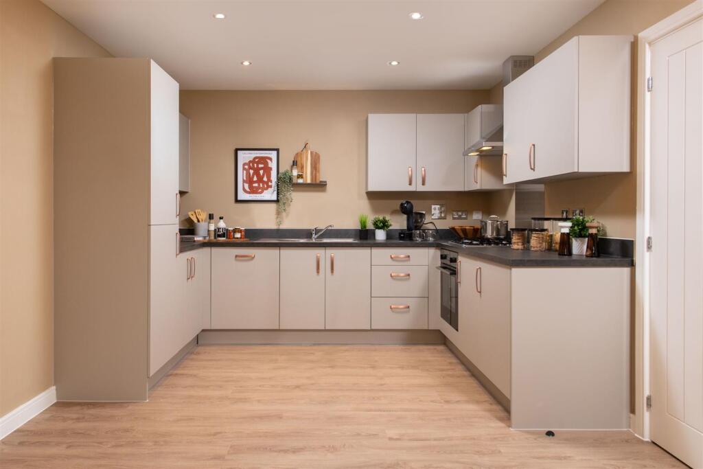 009 Bellway_SkyPlaza_Farnborough_Rooms.jpg