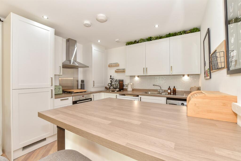 Lounge/ Kitchen/ Diner