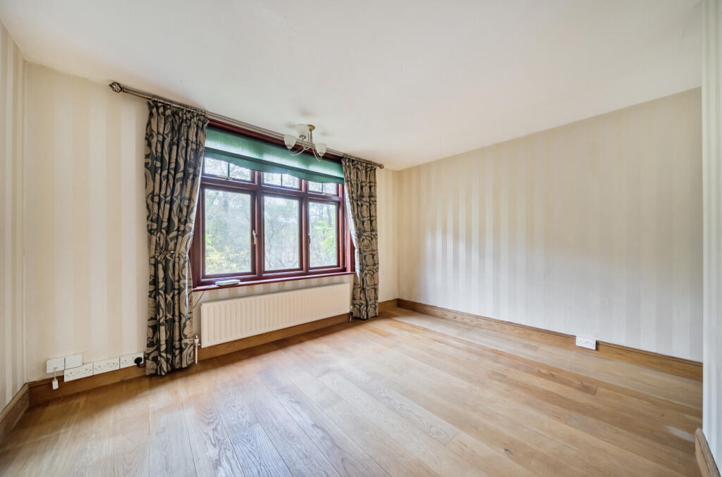 1380161-15-6911bf...