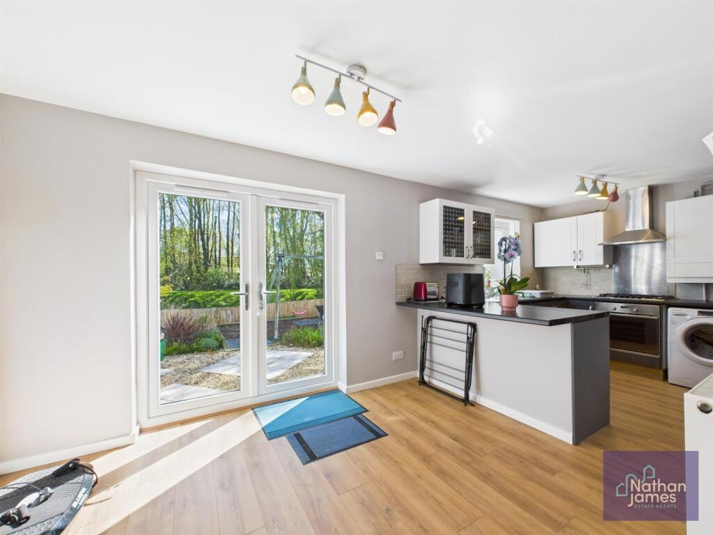 Kitchen/Dining