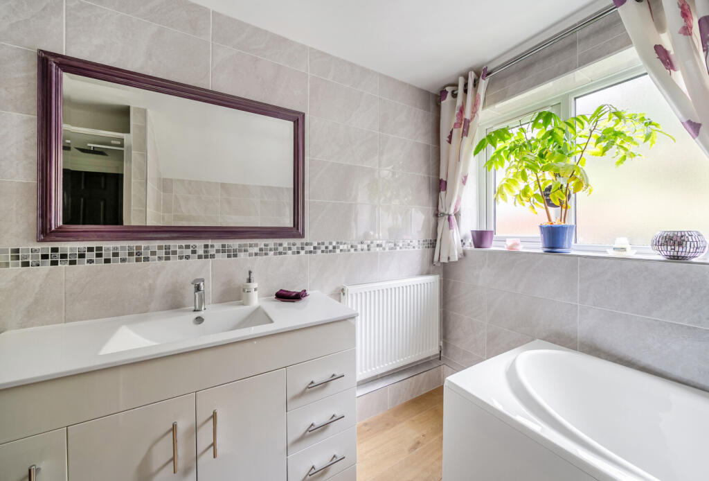 1386200-24-693178...