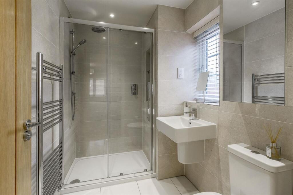 5 Wilson Close 022.jpg