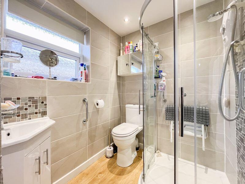 SHOWER ROOM