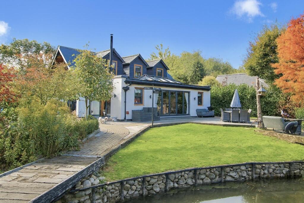 ChatGPT Image Oct 13, 2025, 05_15_23 PM.jpg