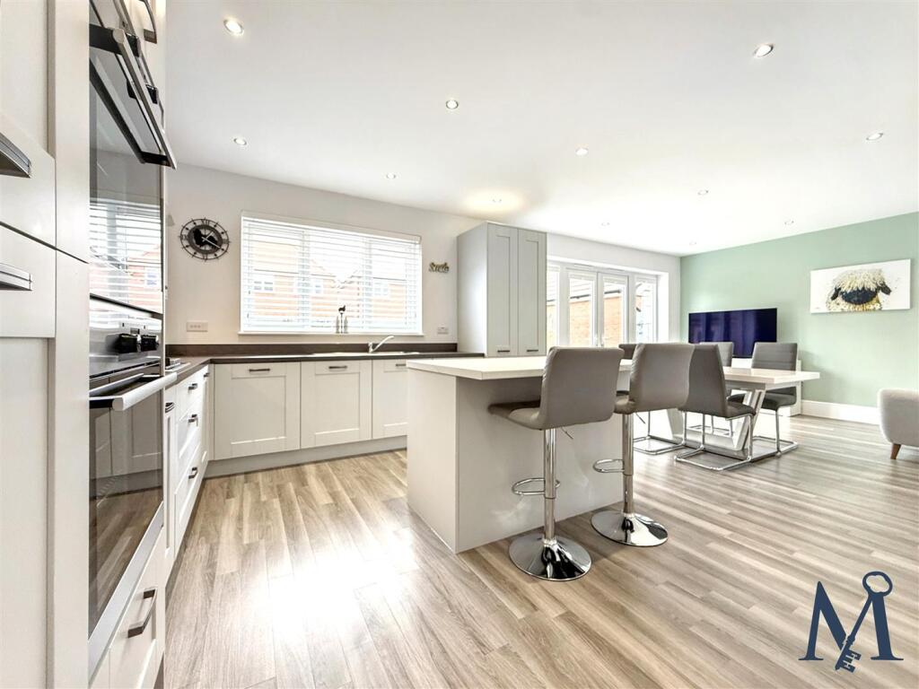 Kitchen / Living / Diner