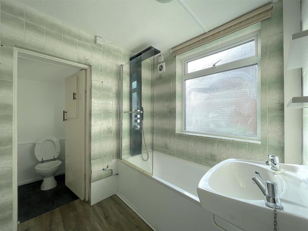 Bathroom (1).jpeg