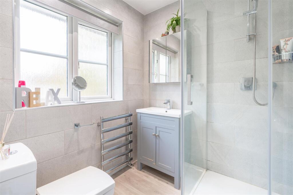 5 Abbots Mere Close-28.jpg