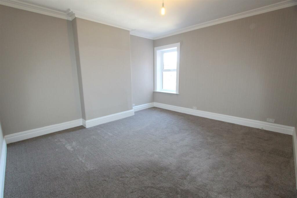 West Bank Avenue, 1, Flat 2, Bed 1.jpg