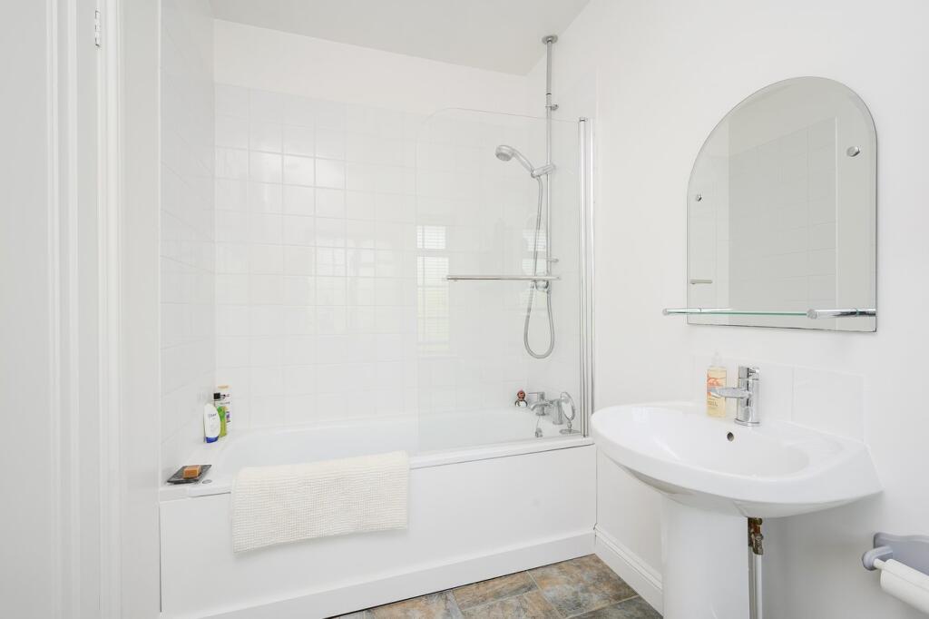 Bedroom 2 Ensuite