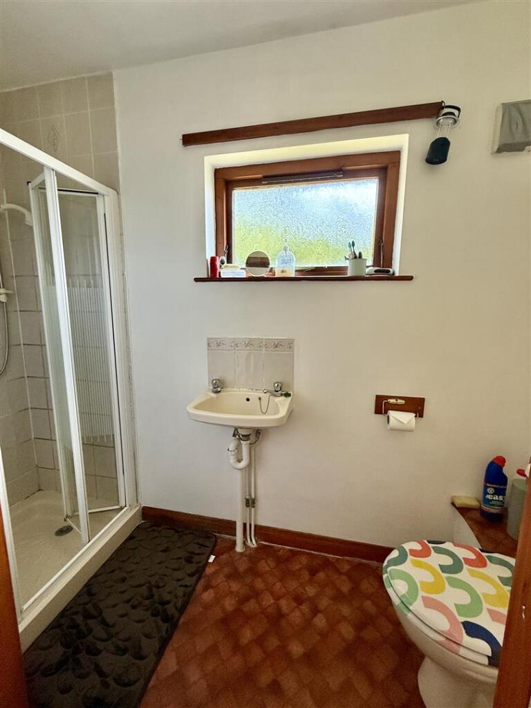 En-Suite Shower Room: