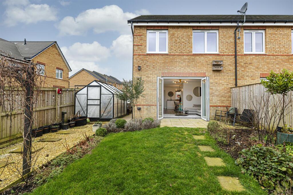 Bramleys Estate Agents - Lapwing Close - Crosland 