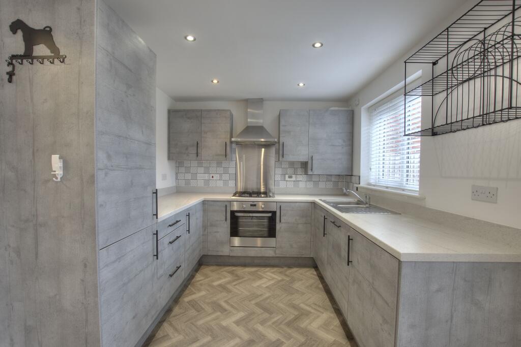 7. Kitchen: diner
