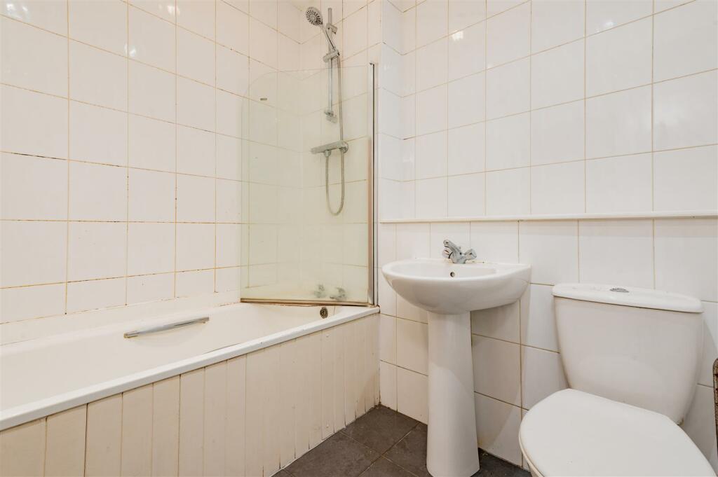 Flat 4 21 Commercial Street Dundee-11.JPG