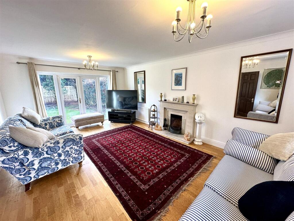 SITTING ROOM