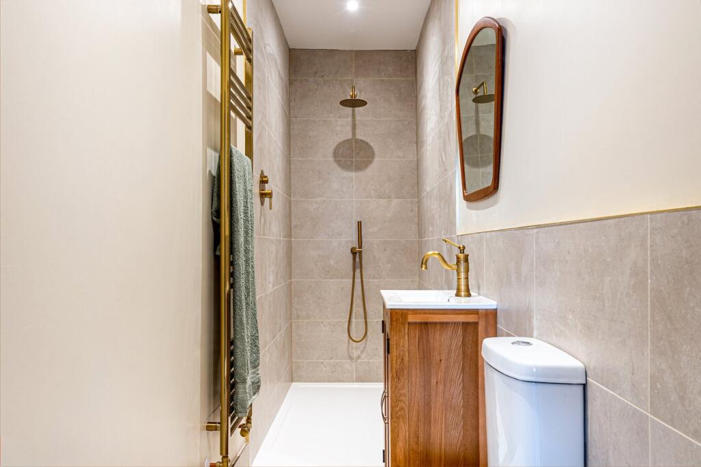 En-suite shower room 