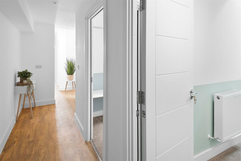 Flats 1 &amp; 2, 381 Bath Road, Arnos Vale, Bristol BS