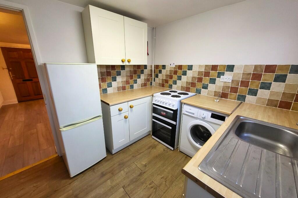 Kitchen (2) 