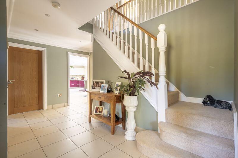 Hallway - Photo 21