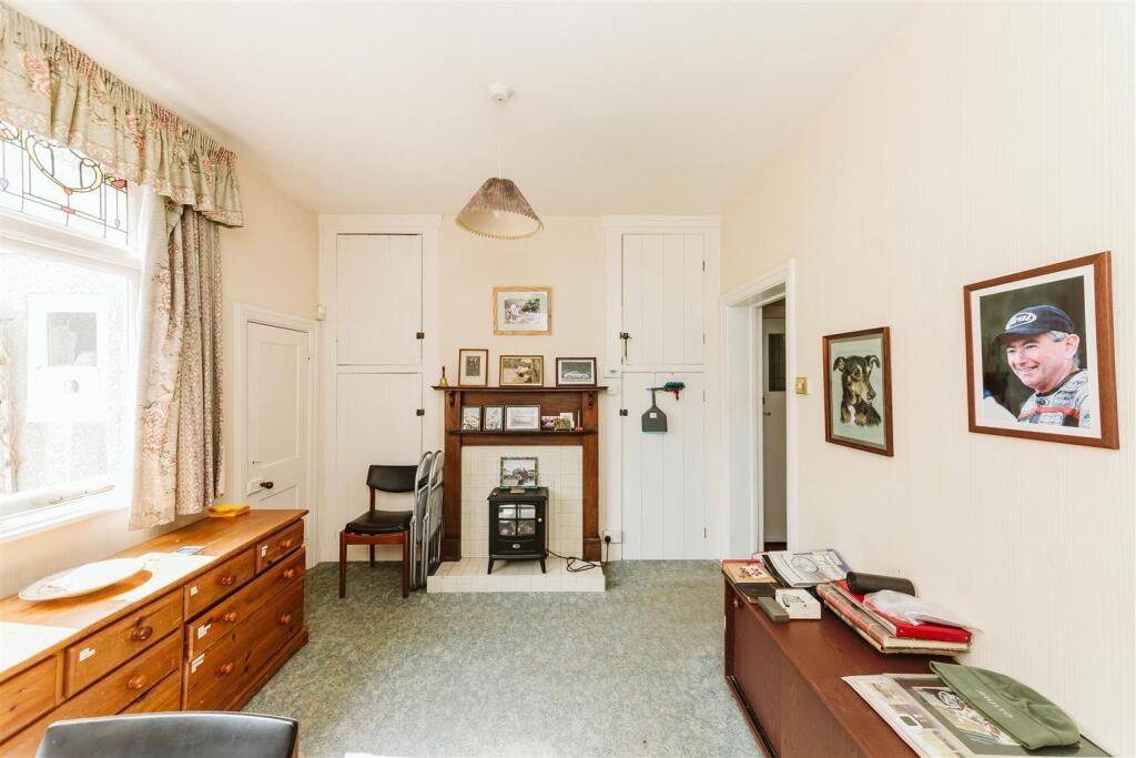 Holmes Grove (27).jpg