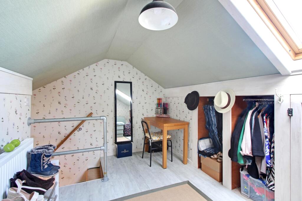 Office-Dressing Room