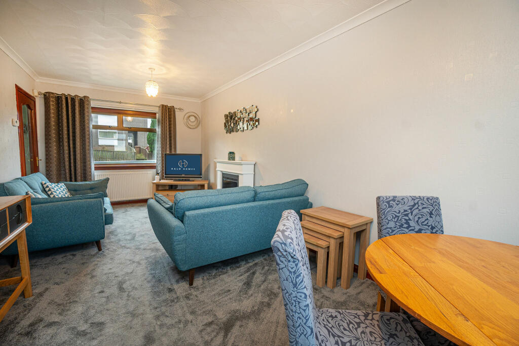 Lounge/Dining