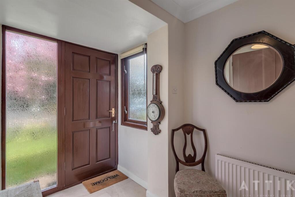 57 Holton Road Halesworth IP19 8HQ (16).jpg