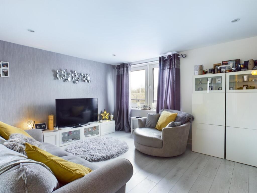 Lrg_Lrg_CAM00336P1-PR0008-STILL03