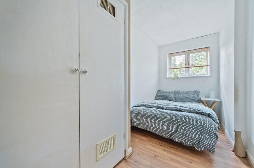 1305724-24-684993...