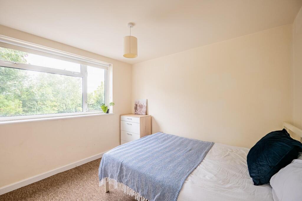 6 Stanway Close BA2 2UR-24.jpg